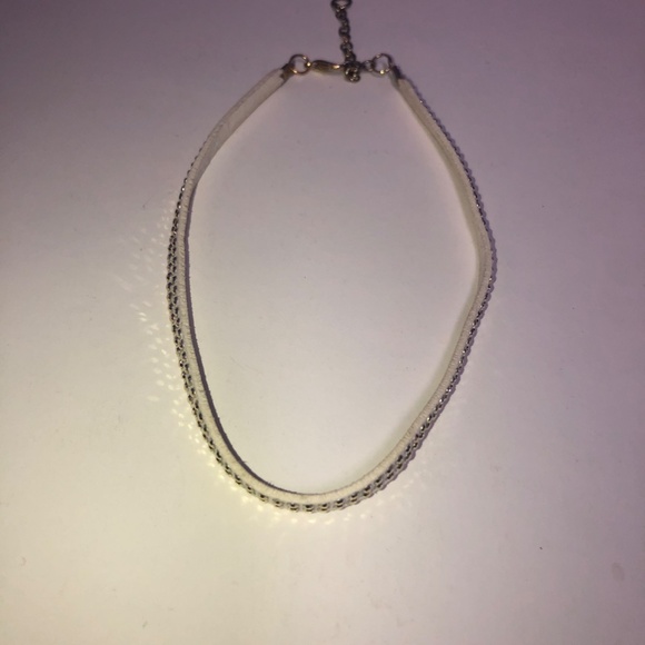 White leather stud choker - Picture 2 of 2